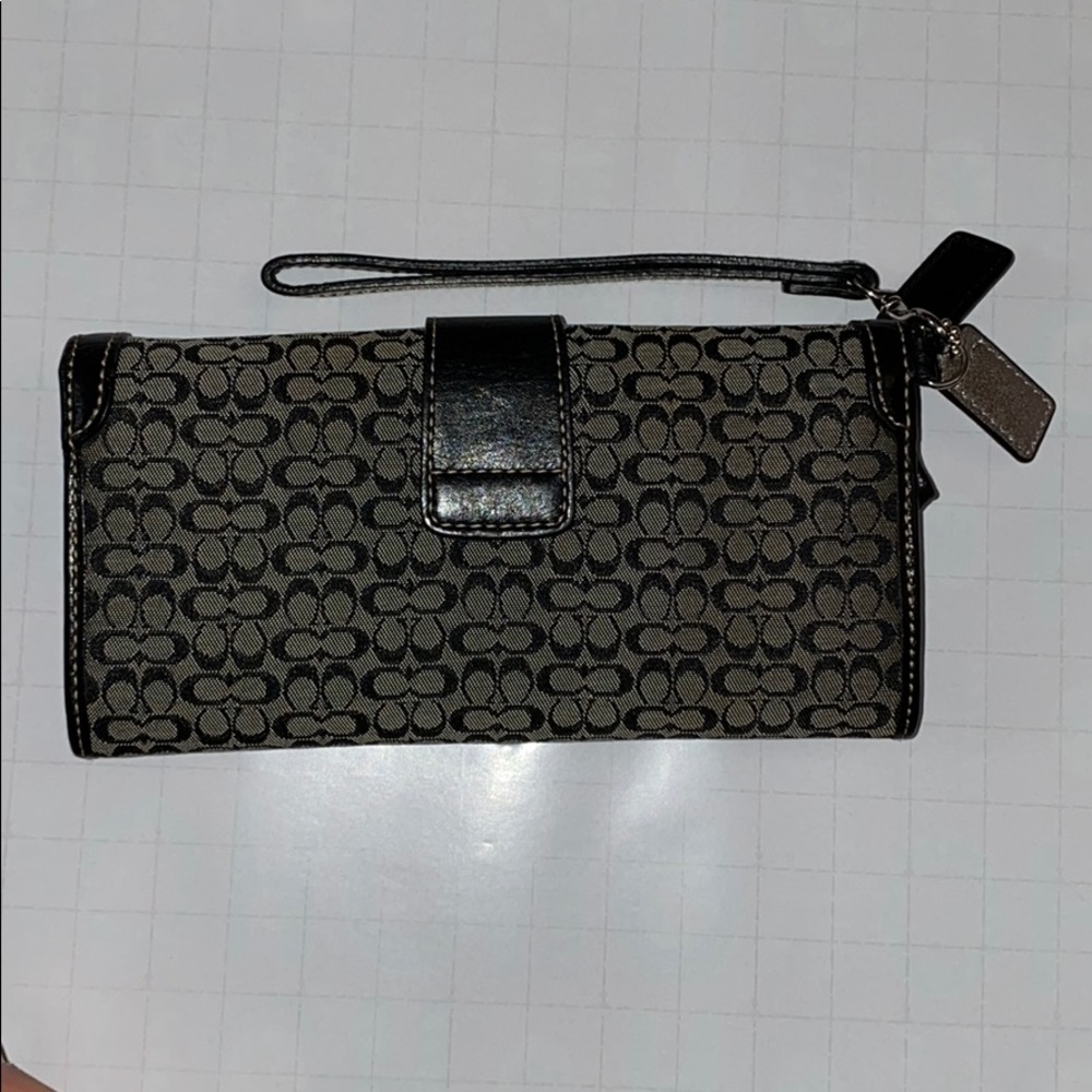Coach Wallet - Picture 4 of 4